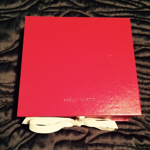 Sterling Silver Green Peridot Luck Toggle Bracelet RED ENVELOPE New in Box - Picture 2 of 3